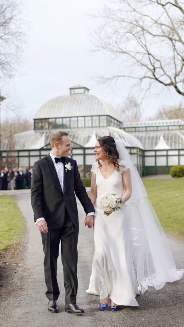 Our year got off to a perfect start at the fabulous @kilshanehouse where Vicky & Dave had a beautiful ceremony in the conservatory and celebrated their love with family and friends! With fantastic spring weather, a delightful group of people and some incredible music from @arundotrad and @thelunaboys band later on, it was a perfect day. Thanks to @emmajervisphoto the day ran smoothly and she’s a lot of fun to work with! The team: Hair: @emma_kim_hair Makeup: @luxesalon.ie Flowers: @elderwoodsfloristry Necklace: @florencelondonuk Dress: @andrea_hawkes_bridal Suit: @beggarsrun Reception music: @arundotrad Wedding band: @thelunaboys Photography: @emmajervisphoto Bride: @vler_87 Groom: @davecarr89